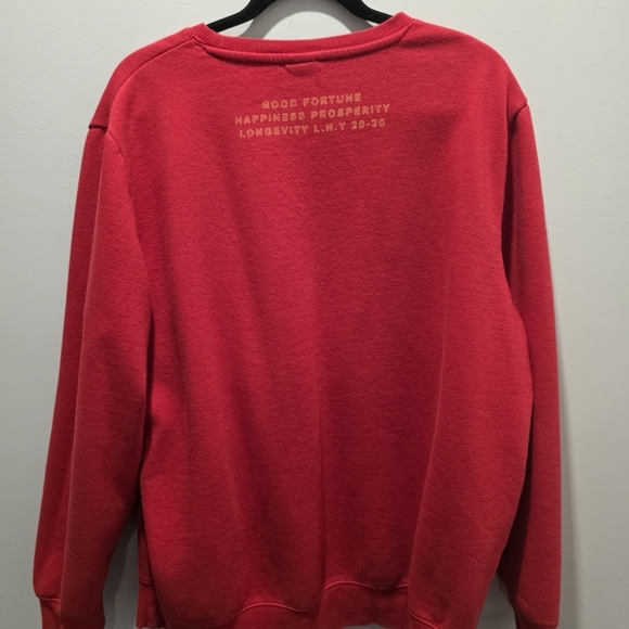 H&M 2020 New Lunar Red Sweatshirt with Gold Graphic - Picture 6 of 7